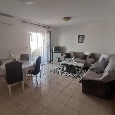 Apartments Petrica Malinska Luaran gambar