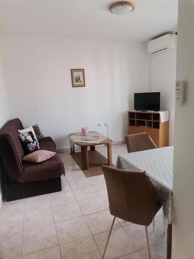 Apartments Petrica Malinska Luaran gambar