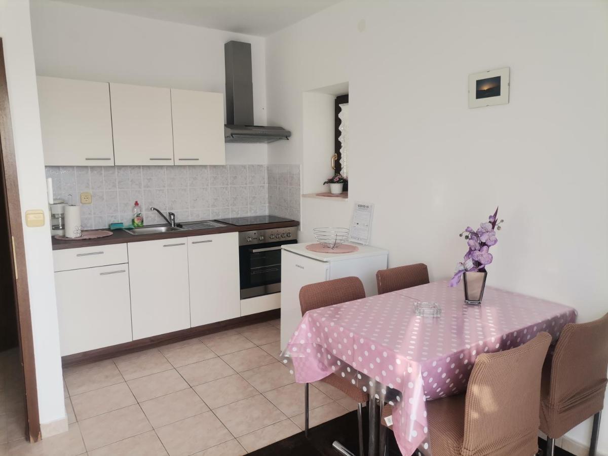 Apartments Petrica Malinska Luaran gambar