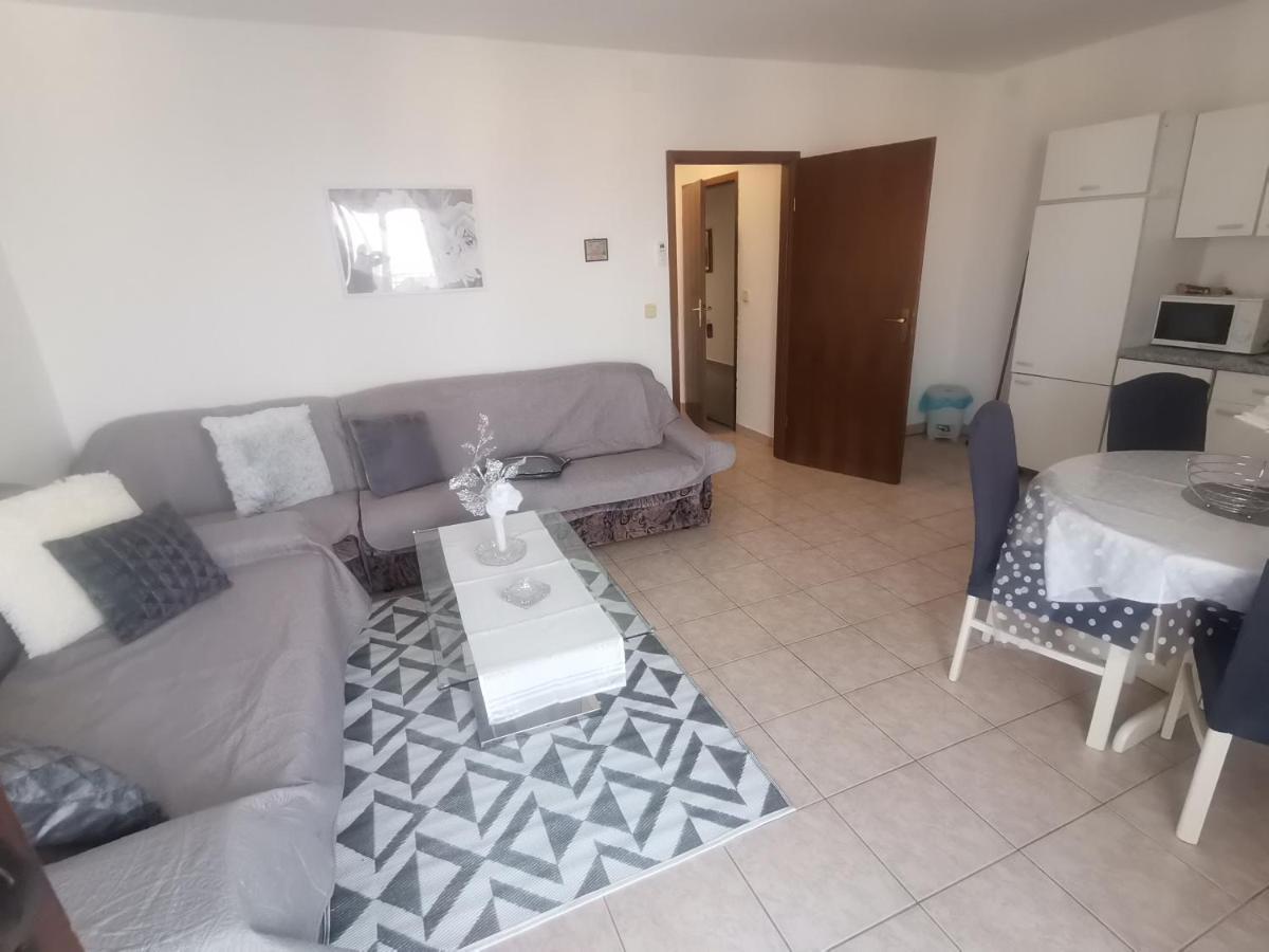 Apartments Petrica Malinska Luaran gambar