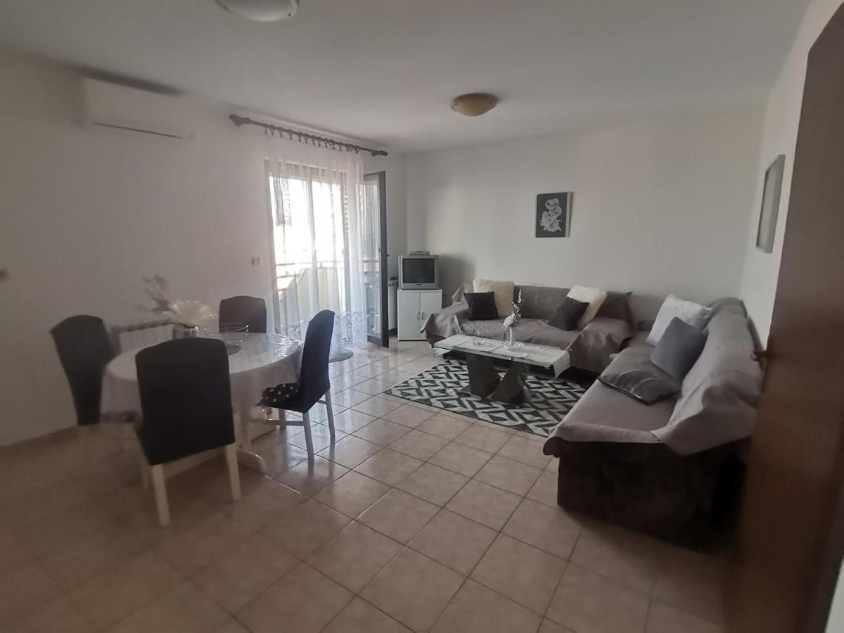 Apartments Petrica Malinska Luaran gambar