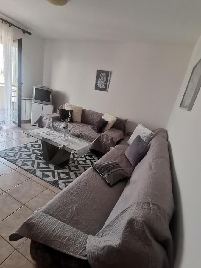 Apartments Petrica Malinska Luaran gambar