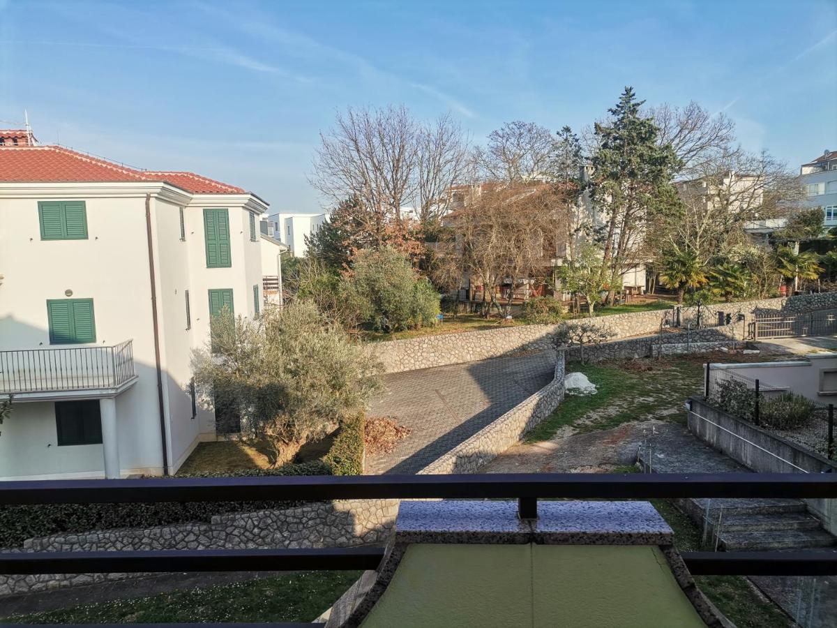 Apartments Petrica Malinska Luaran gambar